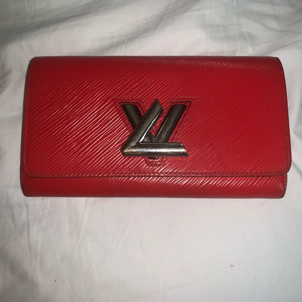 Authentic Red Louis Vuitton Epi Twist Wallet - Picture 1 of 9